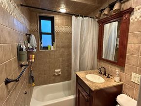 158-18 Cross Island  Parkway Parkway 68, Whitestone NY 11357