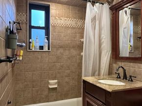 158-18 Cross Island  Parkway Parkway 68, Whitestone NY 11357