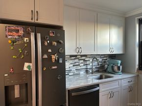 158-18 Cross Island  Parkway Parkway 68, Whitestone NY 11357