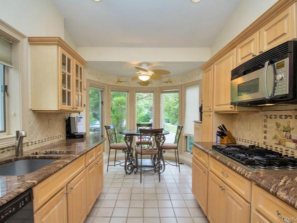 84 Kristin Lane, Hauppauge NY 11788