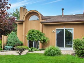 84 Kristin Lane, Hauppauge NY 11788