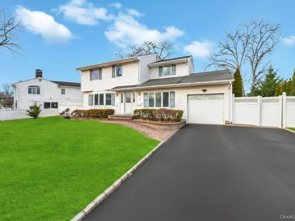 7 Carto Circle, Deer Park NY 11729