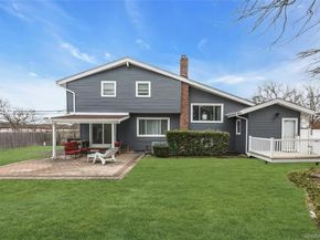 360 Locust Avenue, Oakdale NY 11769