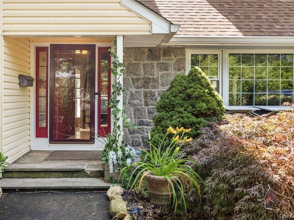 7 Junior Drive, Ronkonkoma NY 11779