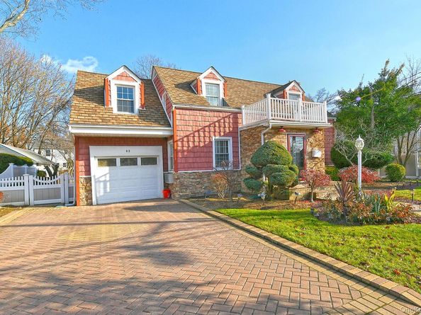 60 Connecticut Avenue, Freeport NY 11520