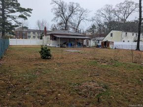 132 8th Street, Brentwood NY 11717