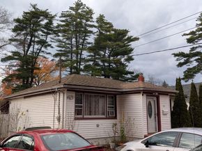 132 8th Street, Brentwood NY 11717