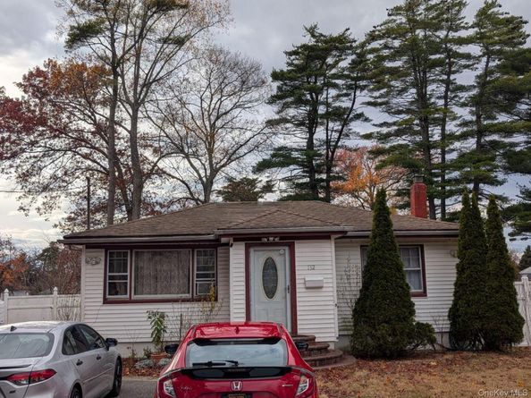 132 8th Street, Brentwood NY 11717