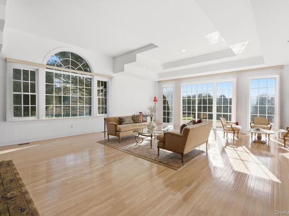 159 Altessa Boulevard, Melville NY 11747