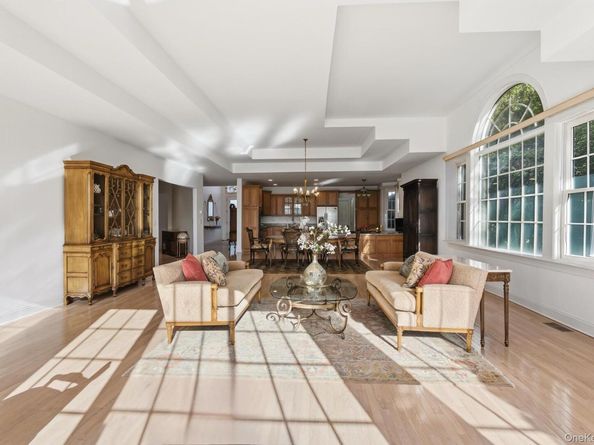 159 Altessa Boulevard, Melville NY 11747