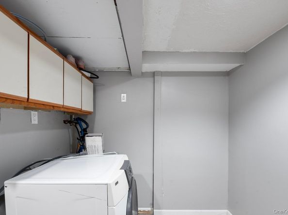 250 Spur Drive S, Bay Shore NY 11706