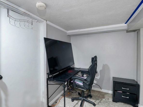 250 Spur Drive S, Bay Shore NY 11706