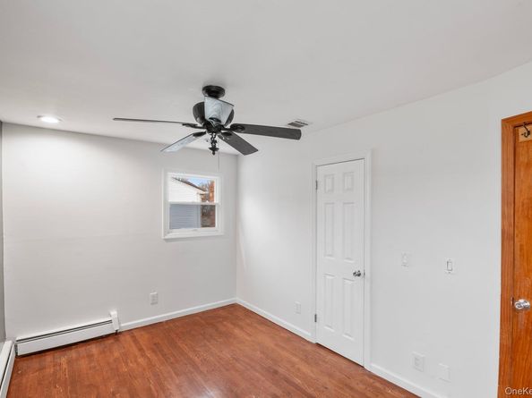 250 Spur Drive S, Bay Shore NY 11706