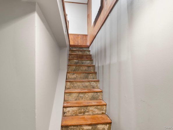 250 Spur Drive S, Bay Shore NY 11706