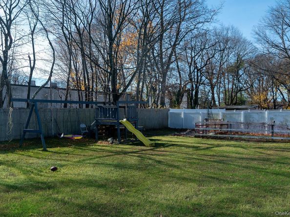 250 Spur Drive S, Bay Shore NY 11706