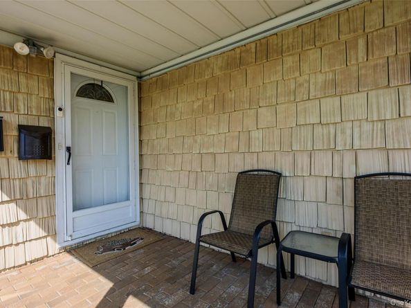 25 Lawrence Street, New Hyde Park NY 11040