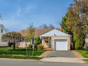 25 Lawrence Street, New Hyde Park NY 11040