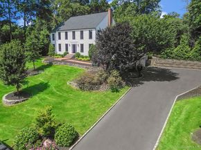 9 Maureen Drive, Mount Sinai NY 11766
