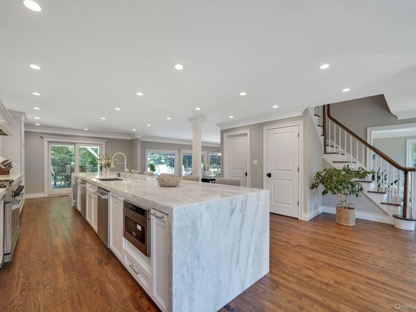 9 Maureen Drive, Mount Sinai NY 11766