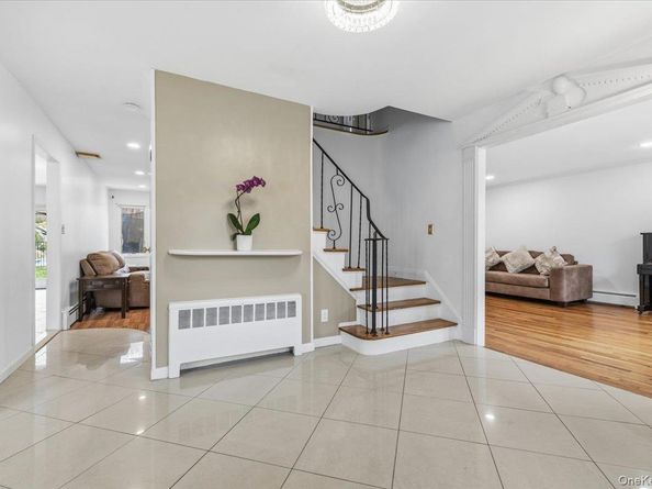 112 Village Hill Drive, Dix Hills NY 11746