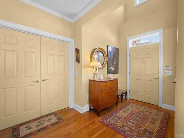 333 E Overlook, Port Washington NY 11050