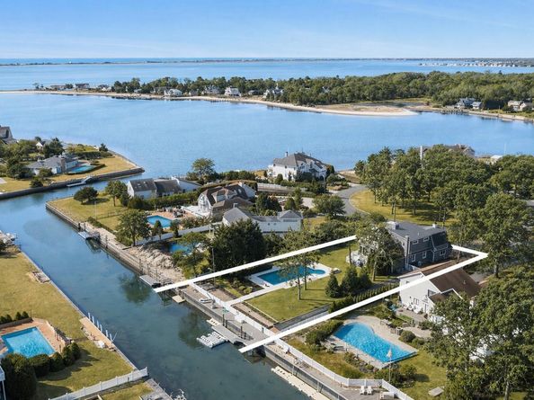8 Canal Way, Hampton Bays NY 11946