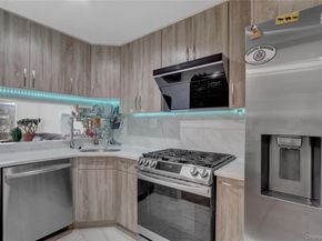 241-70 Oak Park Drive 84B, Little Neck NY 11362
