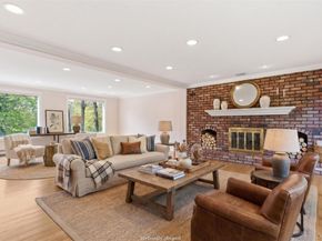 20 Hemingway Drive, Dix Hills NY 11746