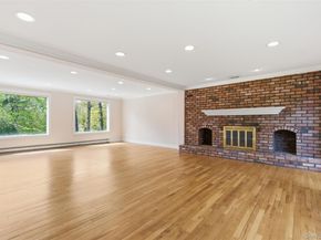 20 Hemingway Drive, Dix Hills NY 11746