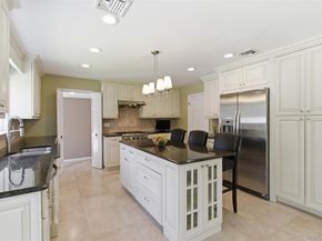 20 Hemingway Drive, Dix Hills NY 11746