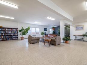 370 W Broadway 5C, Long Beach NY 11561