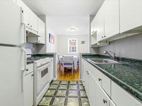 370 W Broadway 5C, Long Beach NY 11561