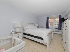 370 W Broadway 5C, Long Beach NY 11561