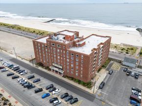 370 W Broadway 5C, Long Beach NY 11561