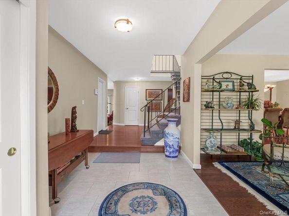 254 Meredith Lane, West Hempstead NY 11552