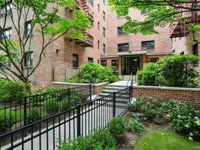 50 White Oak Street 1C, New Rochelle NY 10801
