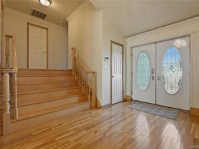 14 Millpond Street, Jericho NY 11753