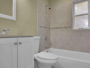 16 1st Street, Glenwood Landing NY 11547