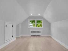 16 1st Street, Glenwood Landing NY 11547