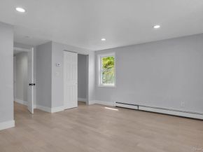 16 1st Street, Glenwood Landing NY 11547