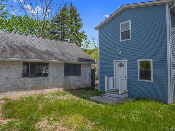 16 1st Street, Glenwood Landing NY 11547