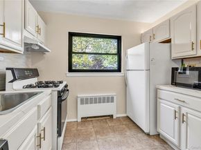 21974 75th Avenue 224B2, Oakland Gardens NY 11364