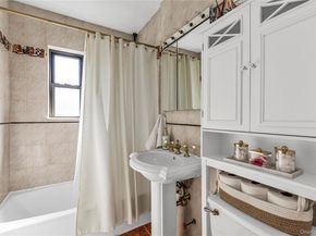 21974 75th Avenue 224B2, Oakland Gardens NY 11364