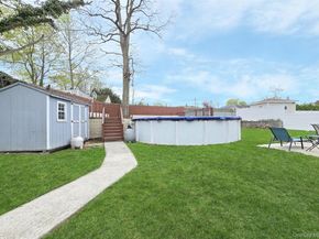 27 Peter Road, Ronkonkoma NY 11779