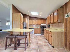 27 Peter Road, Ronkonkoma NY 11779