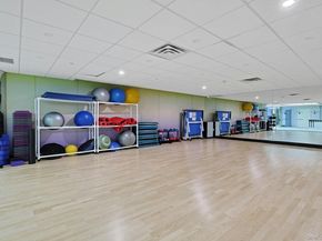 4 Martine 421, White Plains NY 10606