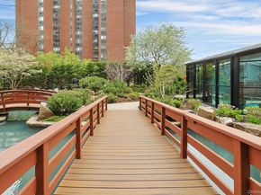 4 Martine 421, White Plains NY 10606