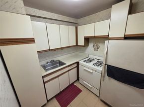 8515 Main Street 10S, Briarwood NY 11435