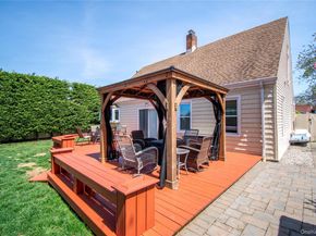 3 Park Avenue, Baldwin NY 11510