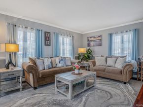 2 Sutton Place, Massapequa NY 11758